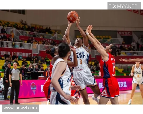 陕西天泽女篮迎战武汉队全力争胜力争晋级季后赛